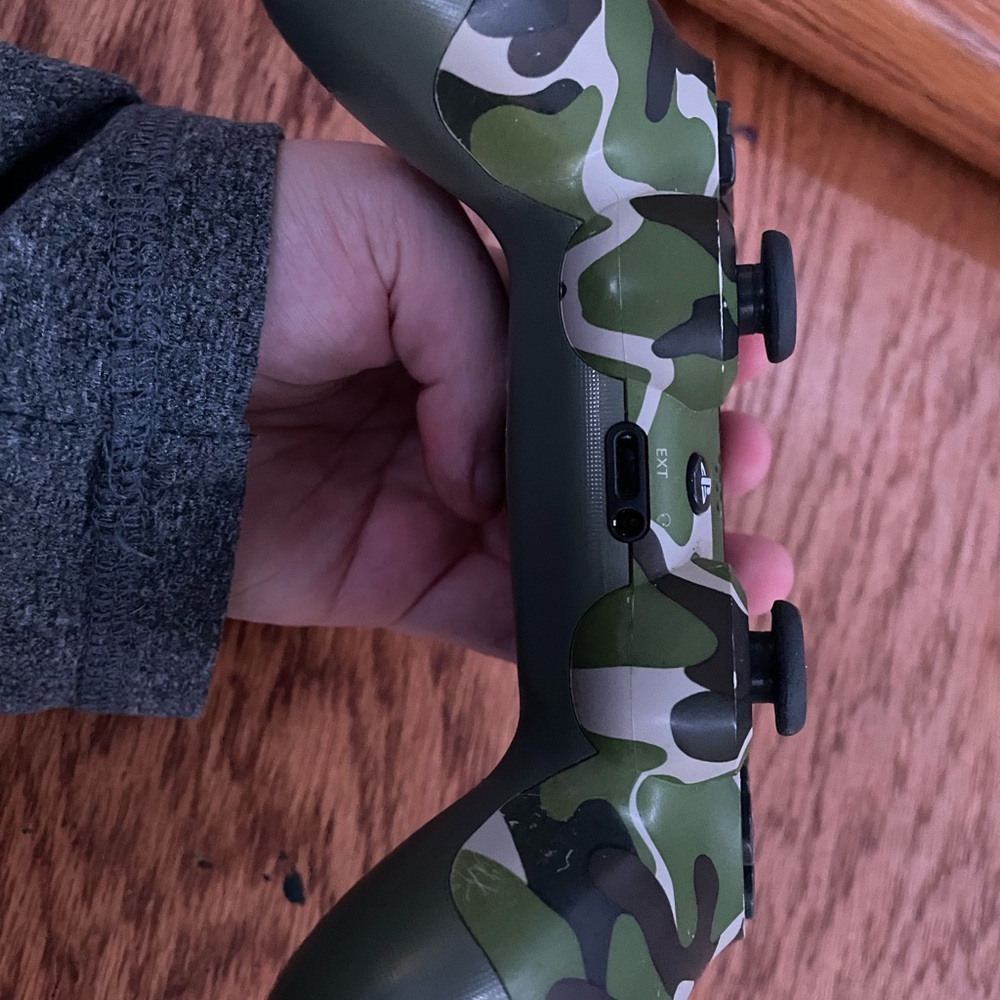 Camo ps4 controller - Picture 6 of 6